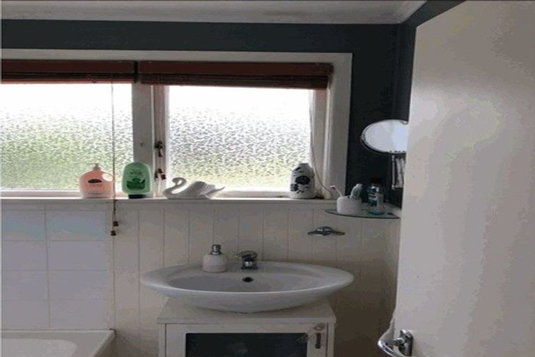 Photo of property in 43 Wharf Road, Te Atatu Peninsula, Auckland, 0610