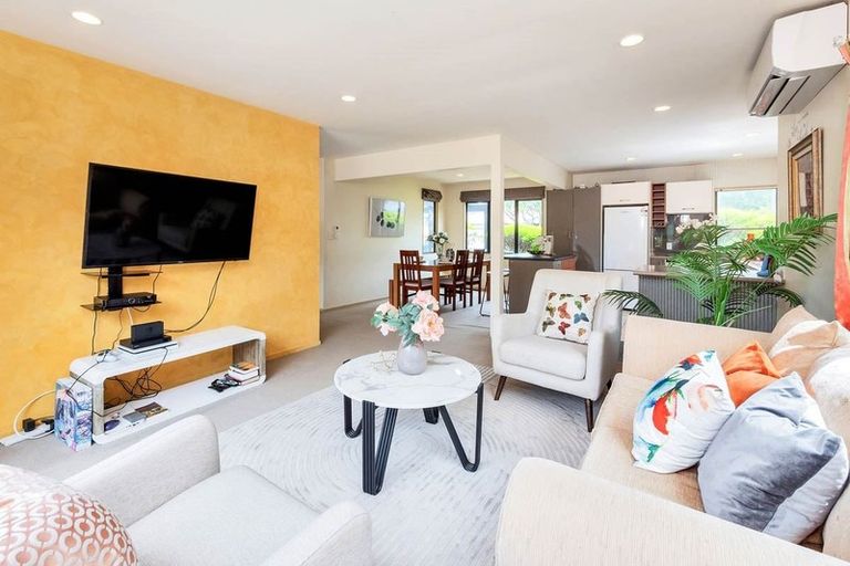 Photo of property in 1/4 Buncrana Place, Pinehill, Auckland, 0632