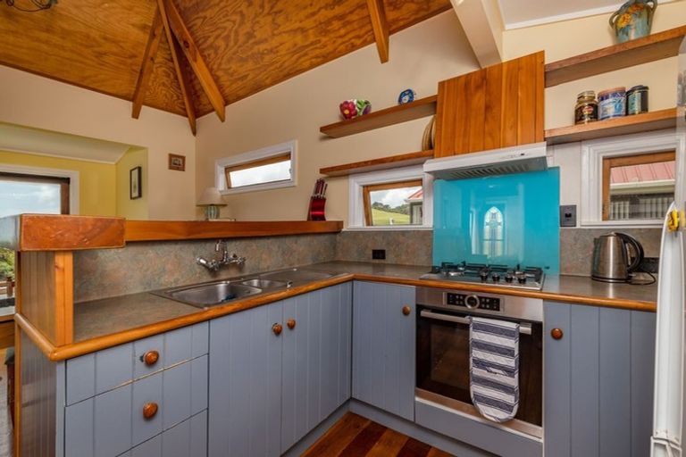 Photo of property in 16 Berghan Road, Coopers Beach, 0420