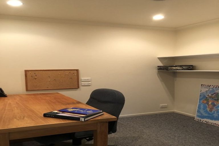 Photo of property in 1 Roseash Lane, Levin, 5510