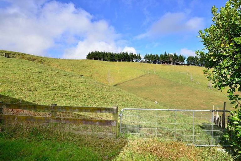 Photo of property in 579b Inland Road, Helensville, 0875