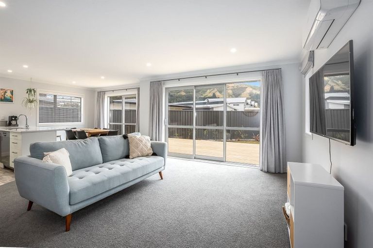 Photo of property in 18 Taiko Place, Kenepuru, Porirua, 5022