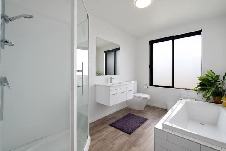 Photo of property in 51 Kirimoko Crescent, Wanaka, 9305