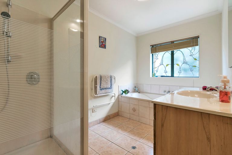 Photo of property in 125 Alf Access Road, Helensville, 0875