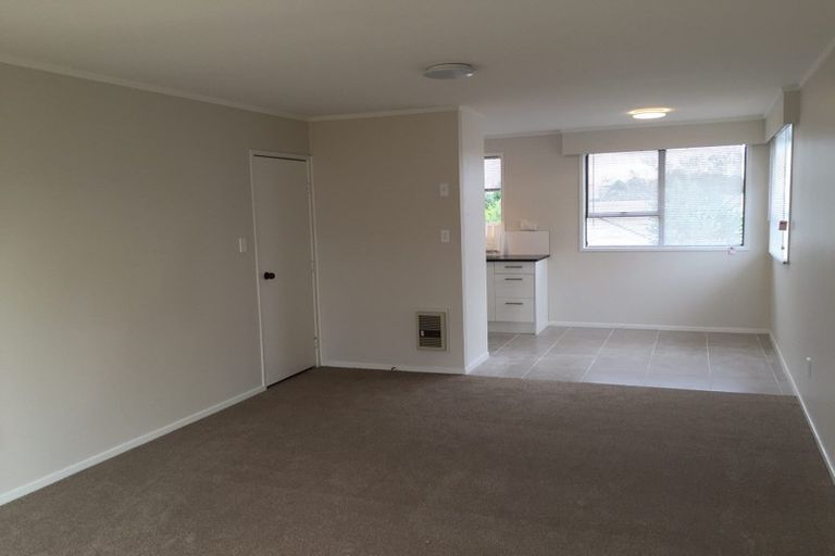 Photo of property in 2/282 Pakuranga Road, Pakuranga Heights, Auckland, 2010