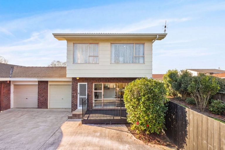 Photo of property in 2/23 Butley Drive, Farm Cove, Auckland, 2012