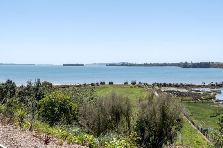 Photo of property in 339 Clifton Road, Whitford, Howick, 2571