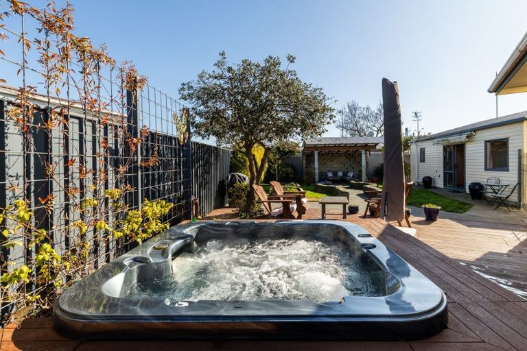 Photo of property in 52 Clarence Cox Crescent, Pirimai, Napier, 4112