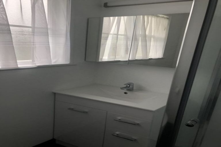 Photo of property in 7 Kotuku Street, Te Atatu Peninsula, Auckland, 0610