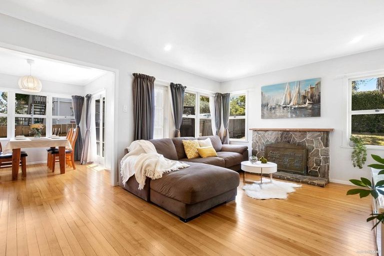 Photo of property in 9 Reiman Street, New Lynn, Auckland, 0600