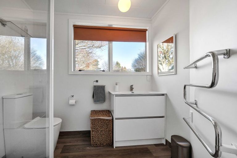 Photo of property in 71 Tarata Road, Inglewood, 4387