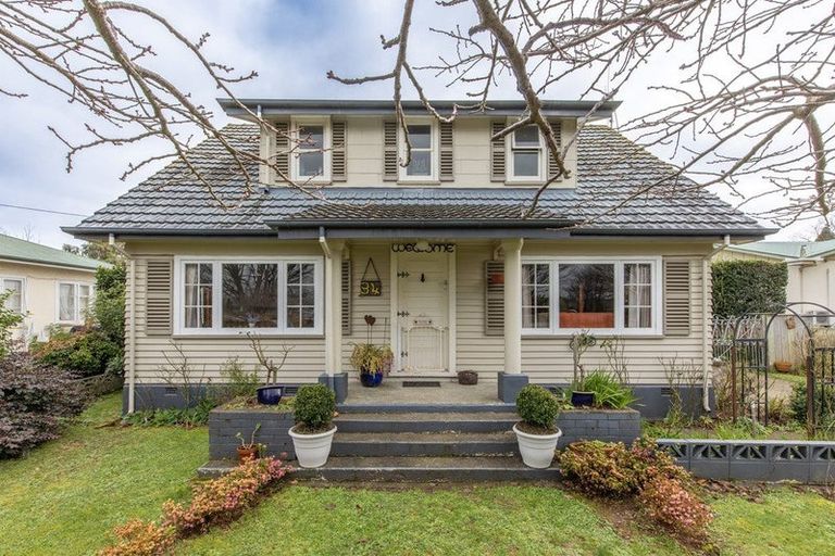 Photo of property in 34 Queen Street, Dannevirke, 4930