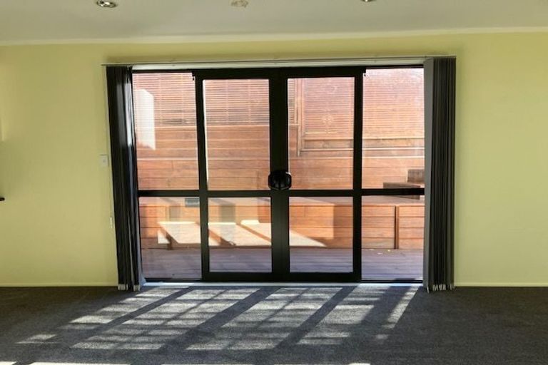 Photo of property in 43 Taioma Crescent, Te Atatu Peninsula, Auckland, 0610