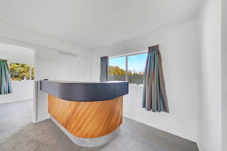 Photo of property in 6 Deacon Road, Riverhead, Kumeu, 0892