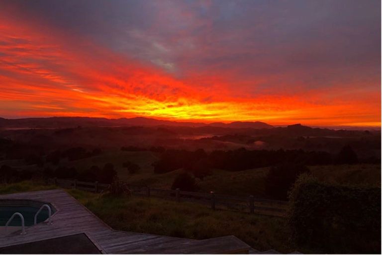 Photo of property in 338a Wairere Road, Paparoa, 0571