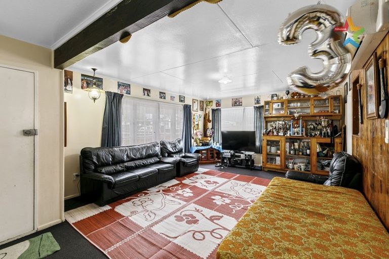 Photo of property in 33 Stockdale Street, Wainuiomata, Lower Hutt, 5014