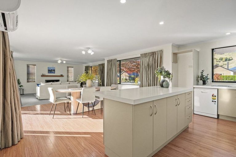 Photo of property in 48 Erskine Street, Lake Hayes, Queenstown, 9304