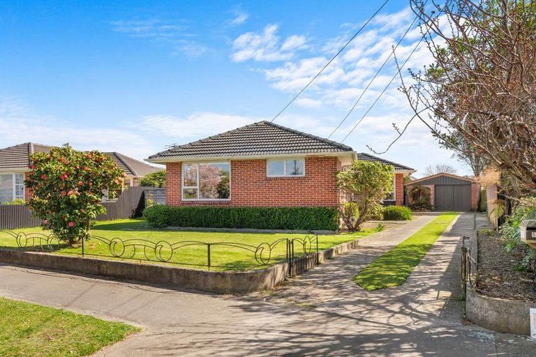 Photo of property in 57 Liverton Crescent, Bishopdale, Christchurch, 8053