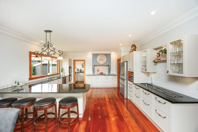 Photo of property in 75 Limbrick Street, Terrace End, Palmerston North, 4410