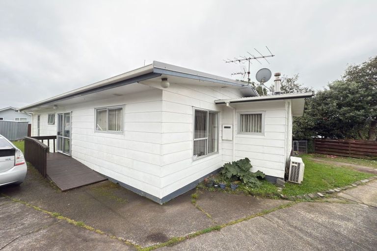 Photo of property in 418a West Coast Road, Glen Eden, Auckland, 0602