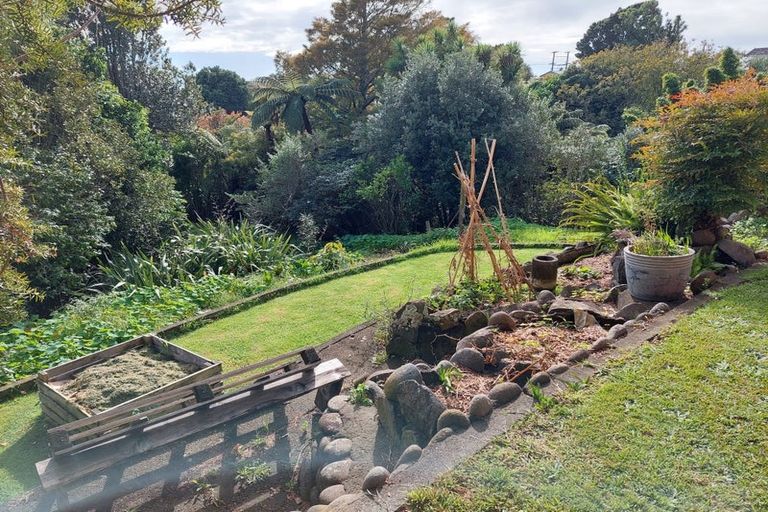 Photo of property in 12a Burns Street, Westown, New Plymouth, 4310