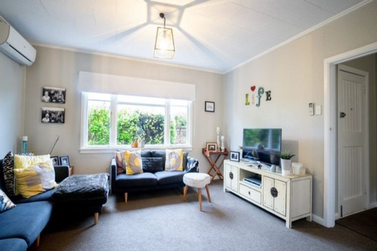 Photo of property in 19 East Street, Terrace End, Palmerston North, 4410