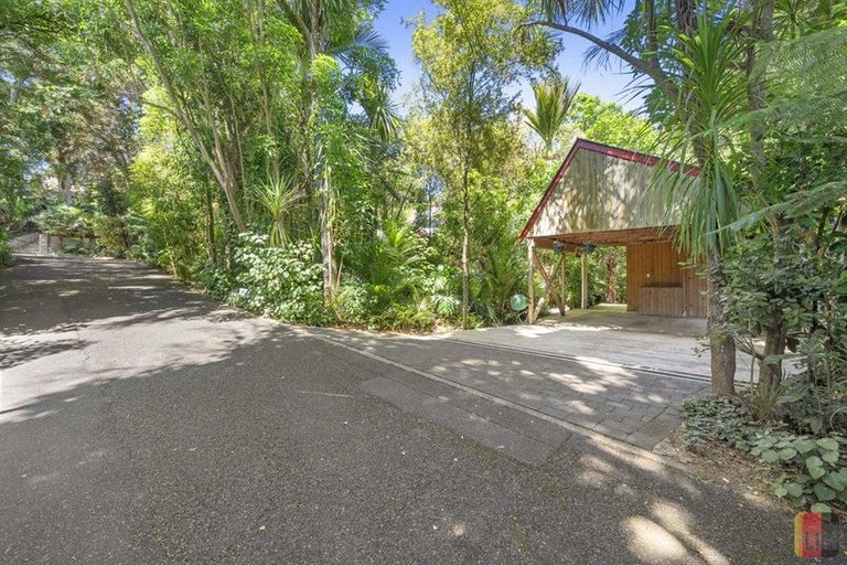 Photo of property in 14 Kingsclere Place, Goodwood Heights, Auckland, 2105