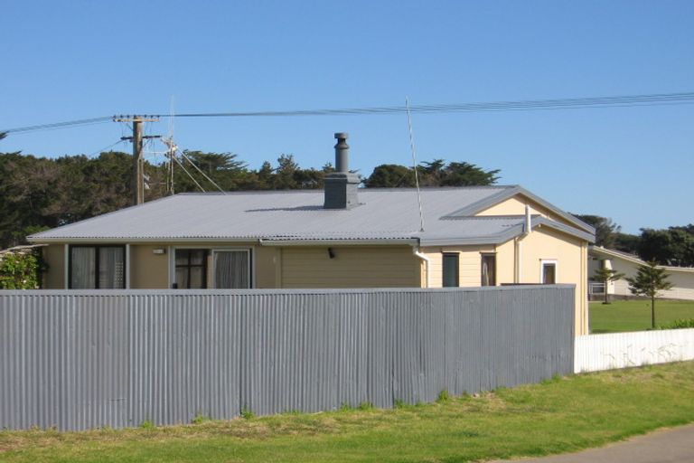 Photo of property in 130 Seabury Avenue, Foxton Beach, Foxton, 4815