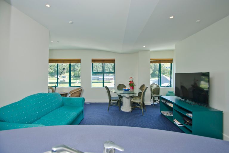 Photo of property in 304/6 Adams Avenue, Mount Maunganui, 3116