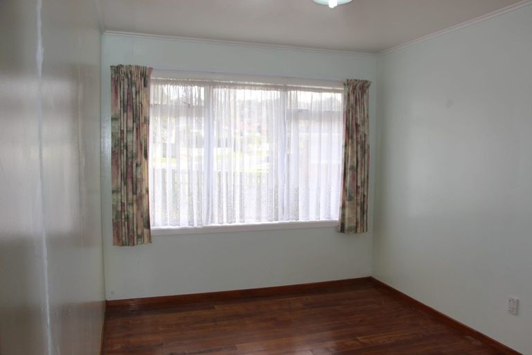 Photo of property in 15 Blenheim Street, Glenfield, Auckland, 0629