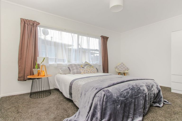 Photo of property in 1/55 Stottholm Road, Titirangi, Auckland, 0604