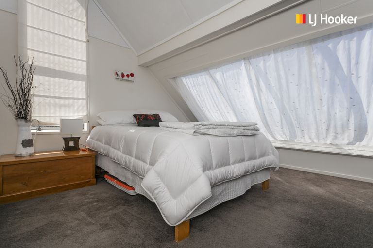 Photo of property in 24 Larkins Street, Helensburgh, Dunedin, 9010
