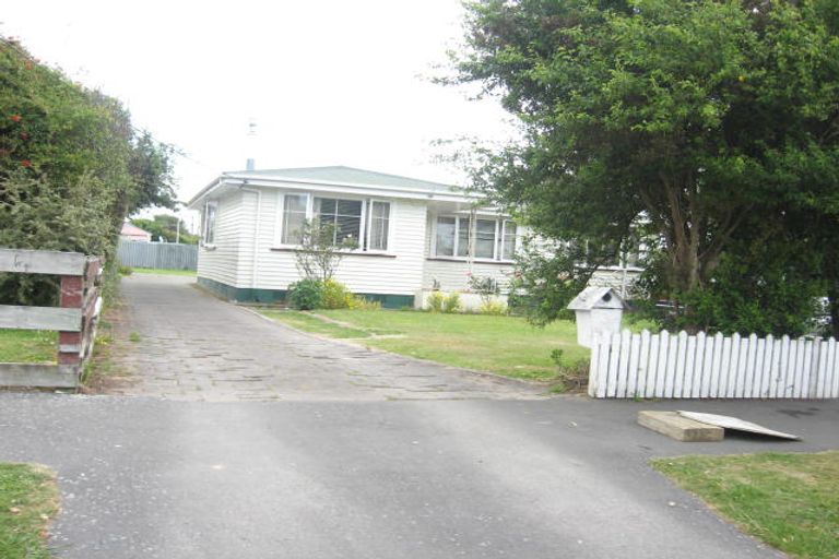 Photo of property in 3 Hamilton Street, Pahiatua, 4910