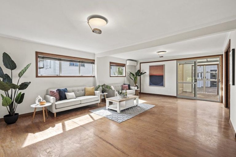 Photo of property in 25 Bremner Avenue, Mount Roskill, Auckland, 1041