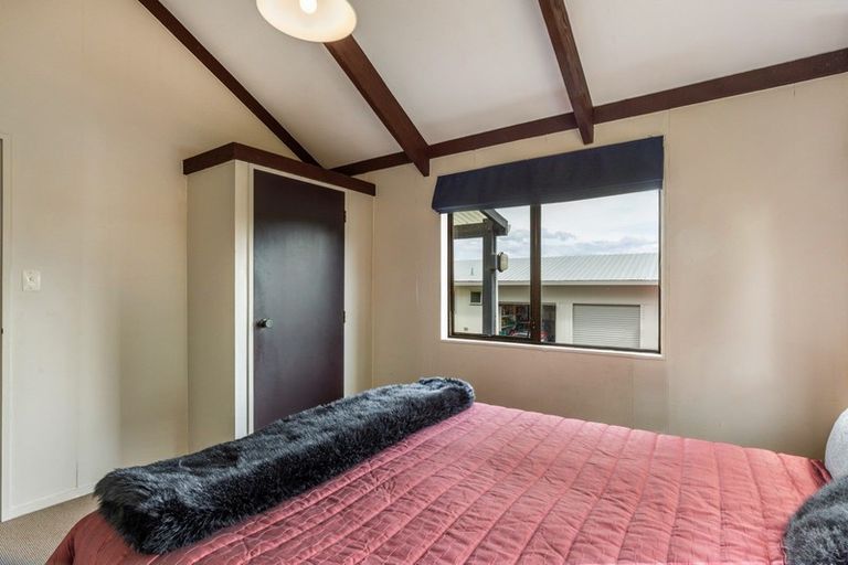 Photo of property in 17 Holland Grove, Richmond Heights, Taupo, 3330