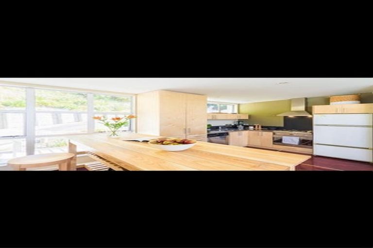 Photo of property in 2/306 Evans Bay Parade, Hataitai, Wellington, 6021