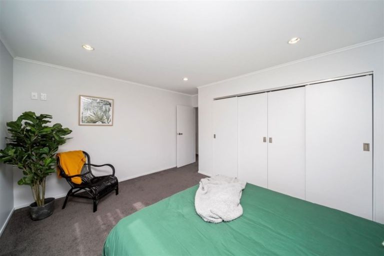 Photo of property in 10 Montana Place, Merrilands, New Plymouth, 4312