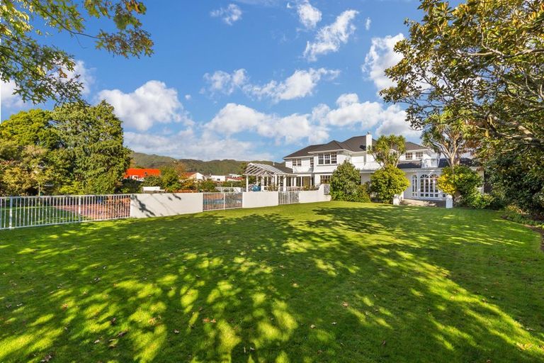 Photo of property in 32 Military Road, Boulcott, Lower Hutt, 5010