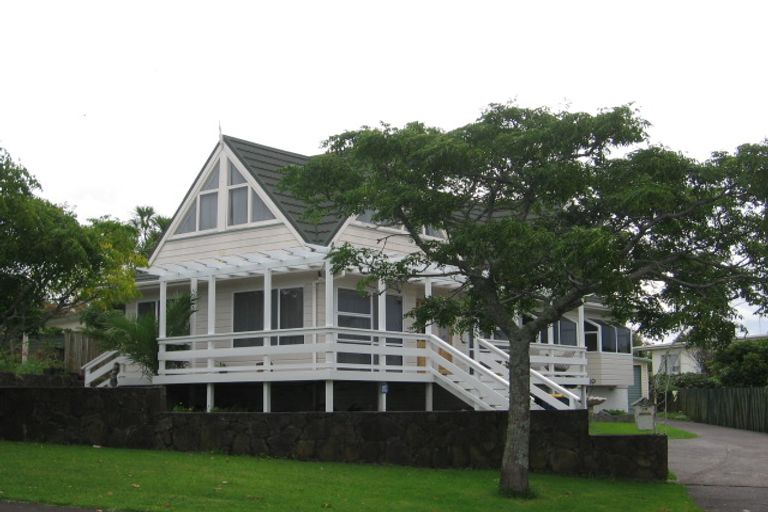 Photo of property in 19 Sunvue Road, Glen Eden, Auckland, 0602