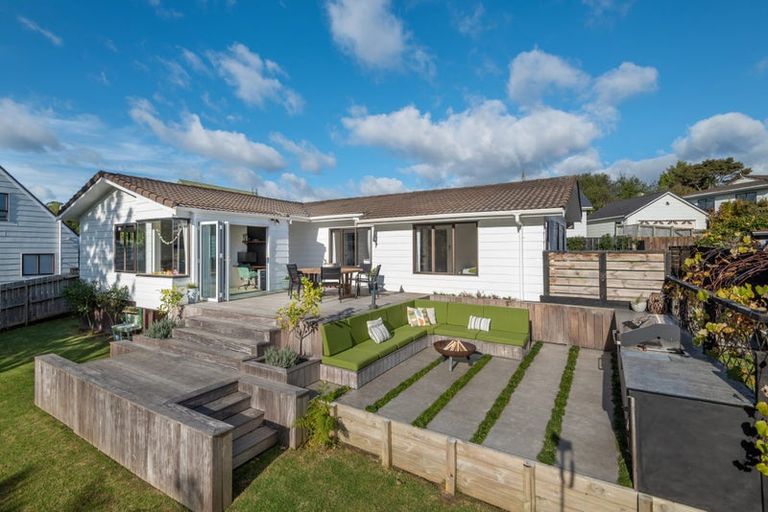 Photo of property in 9 Glendawn Place, Bayview, Auckland, 0629