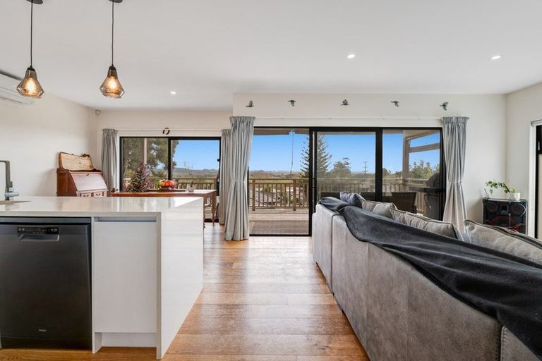 Photo of property in 4 St Julia Court, Helensville, 0800