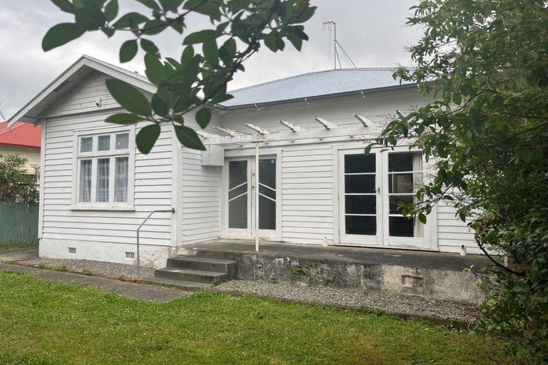 Photo of property in 28 Colombo Street, Hokowhitu, Palmerston North, 4410