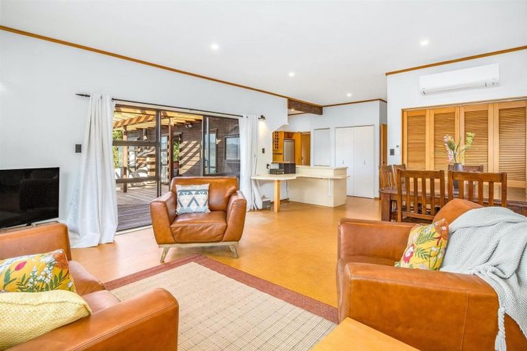 Photo of property in 77 Paremata Road, Paremata, Porirua, 5024