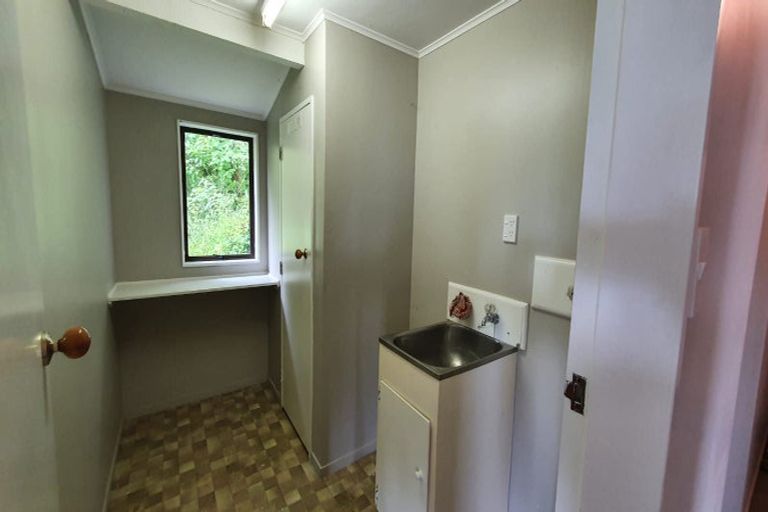 Photo of property in 34 Pekanga Road, Normandale, Lower Hutt, 5010