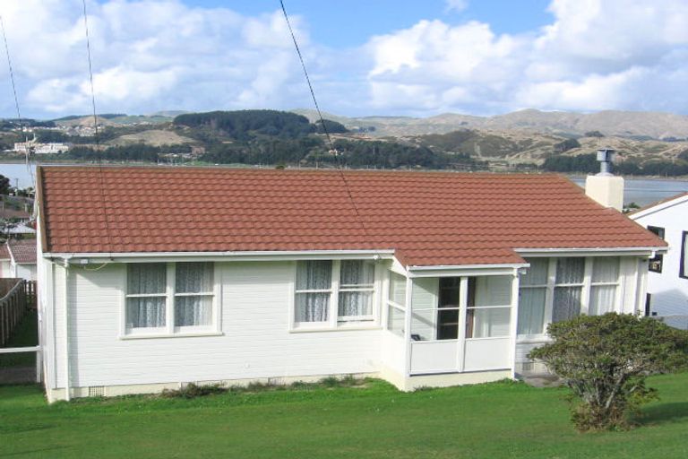 Photo of property in 21 Piko Street, Titahi Bay, Porirua, 5022