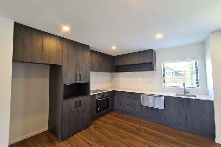 Photo of property in 2/27 New Brighton Road, Shirley, Christchurch, 8061