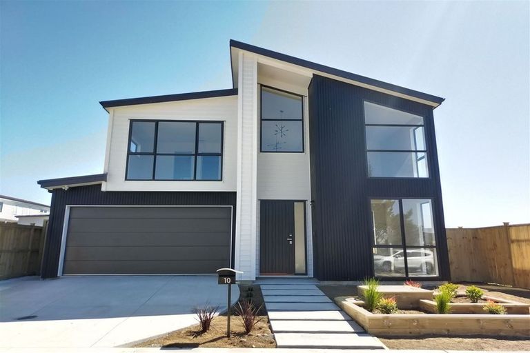 Photo of property in 10 Fjord Way, Karaka, Papakura, 2113
