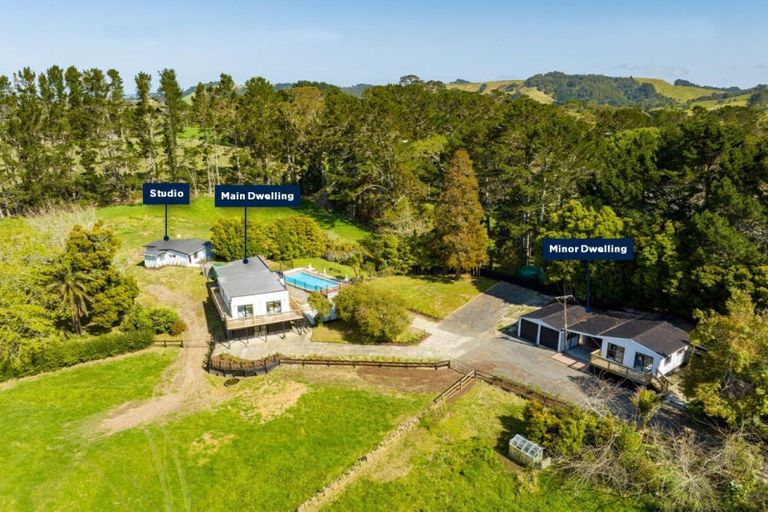 Photo of property in 65 Annett Road, Kumeu, 0891