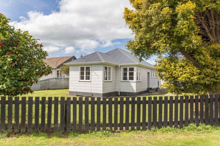 Photo of property in 342 High Street, Dannevirke, 4930