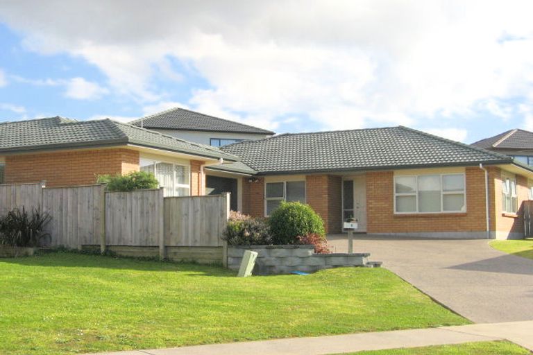 Photo of property in 8 Adrigole Place, East Tamaki, Auckland, 2013